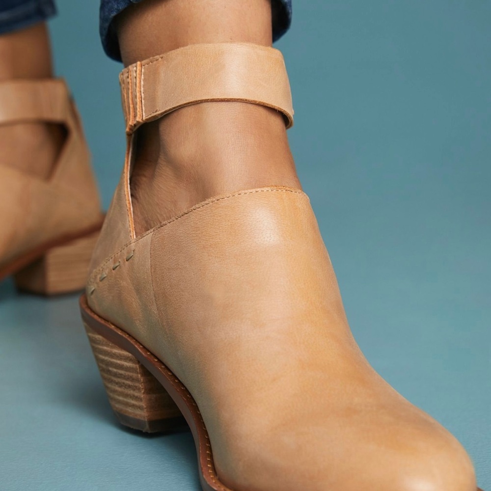 Kelsi Dagger Kadeja Boot - Picture 7 of 7